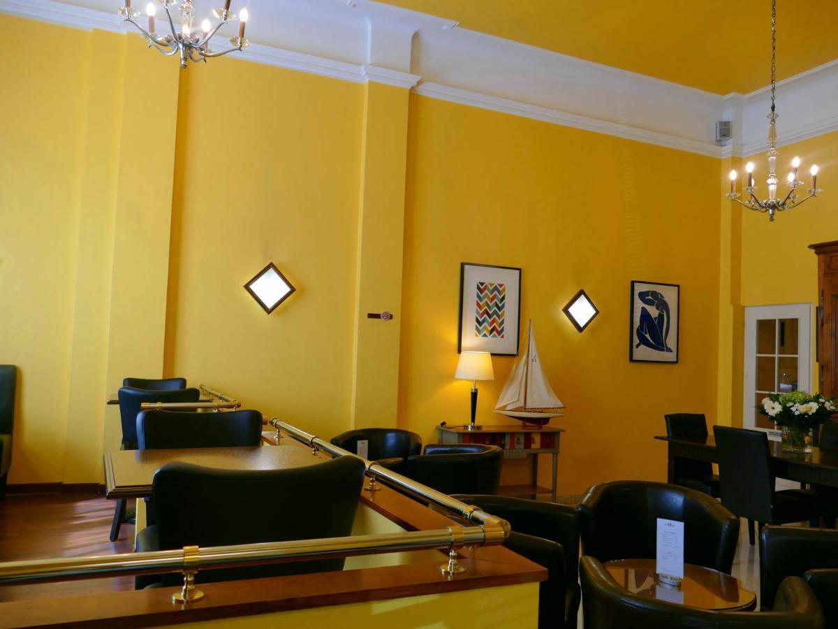 Hotel Berlioz Euroairport Basel - Mulhouse - Freiburg Сен-Луи Екстериор снимка