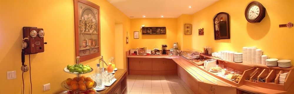 Hotel Berlioz Euroairport Basel - Mulhouse - Freiburg Сен-Луи Екстериор снимка