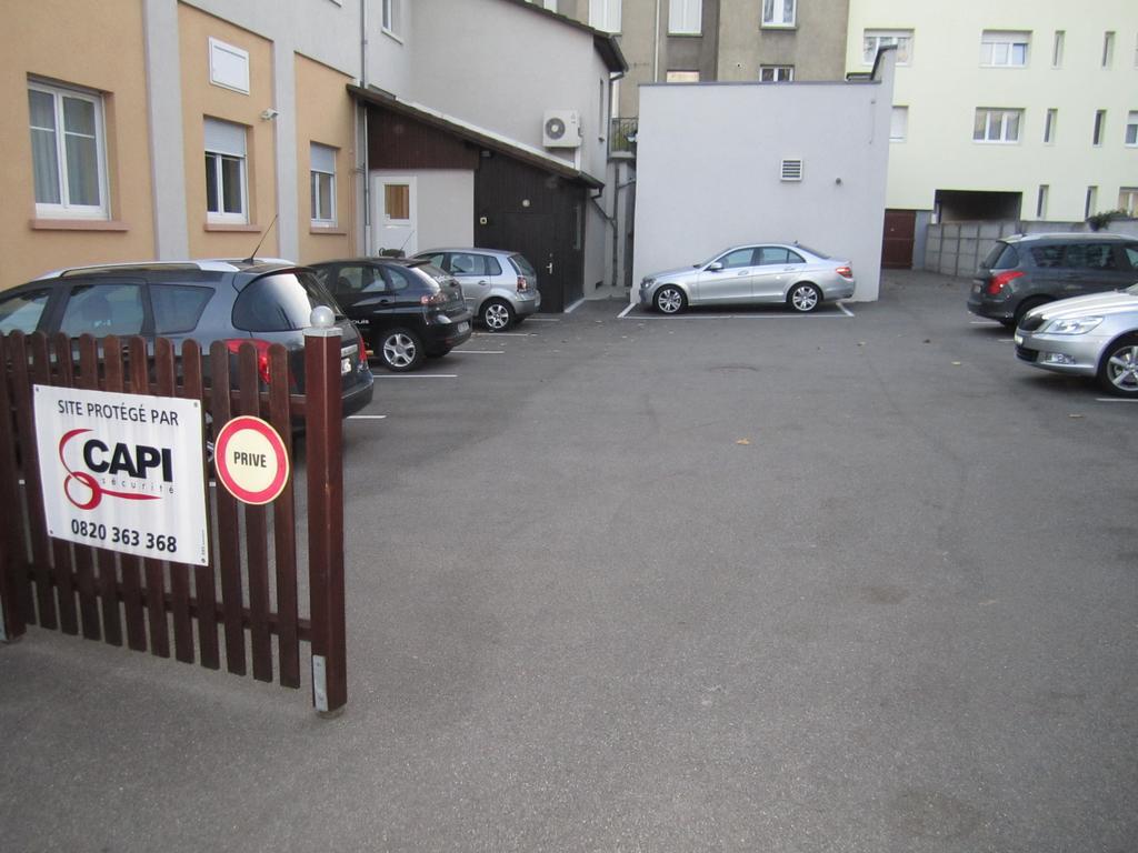 Hotel Berlioz Euroairport Basel - Mulhouse - Freiburg Сен-Луи Екстериор снимка